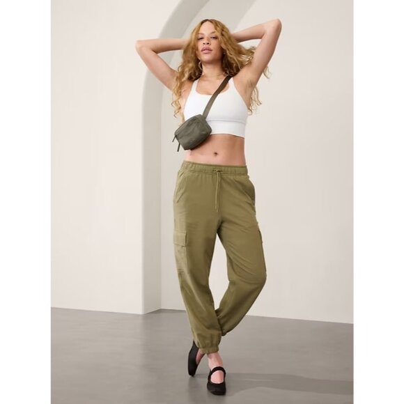 New Athleta L Cascade Cargo Terry Pant Olive Branch  Large - Picture 4 of 5